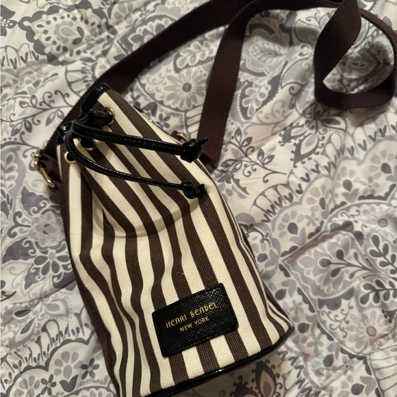 HENRI BENDEL wine tote crossbody - Picture 2 of 8